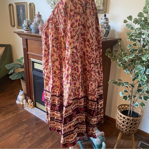 VICI • Boho Floral Tassel Tie Peasant Blouse Pink Burgundy Print • Size XL - Picture 5 of 9